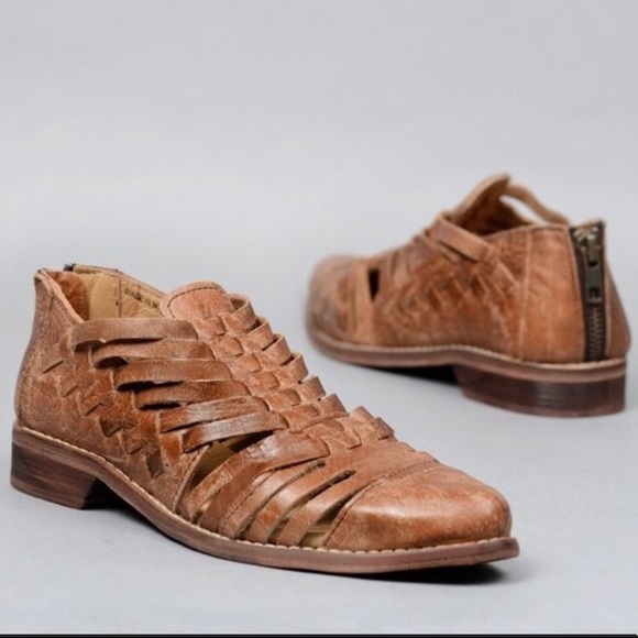 Bed Stu Shoes - NWT/NIB Bed Stu Las Cruces Tan Lux woven flats 6.5